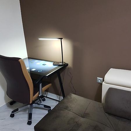 Route 77 Apartment Солун Екстериор снимка