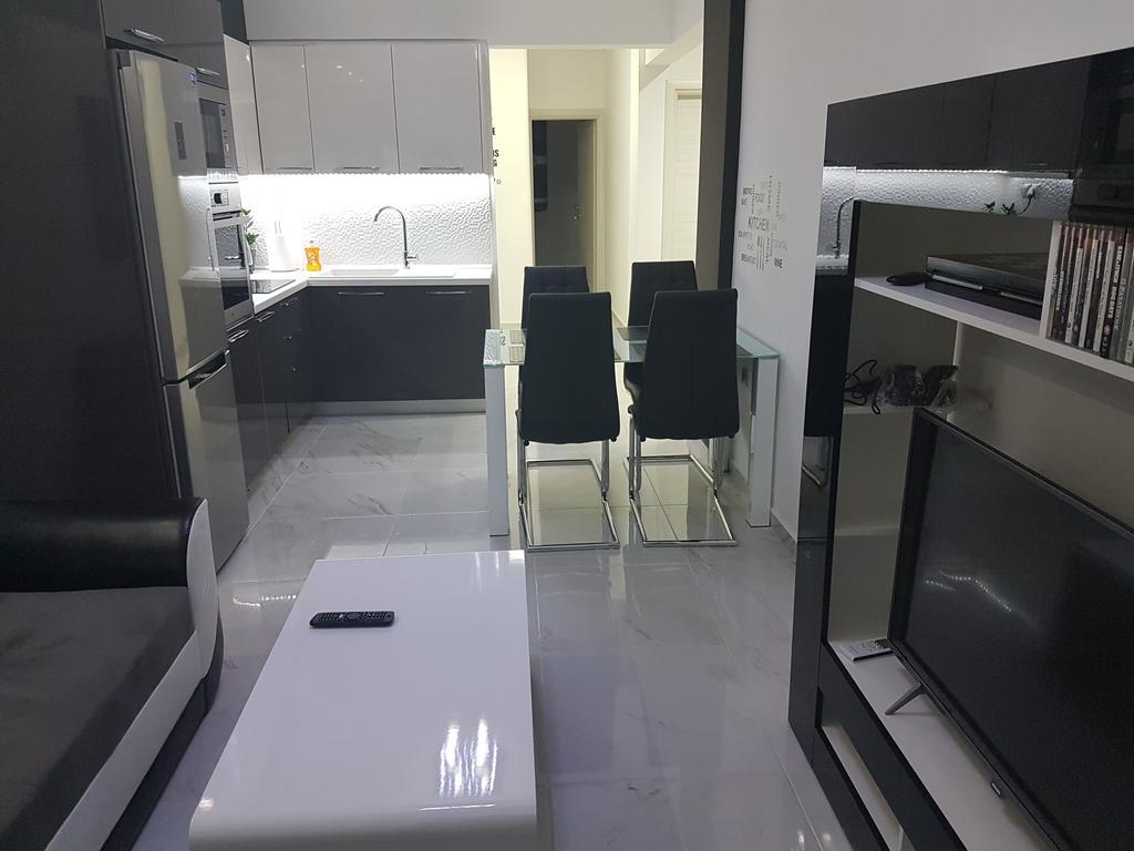 Route 77 Apartment Солун Екстериор снимка