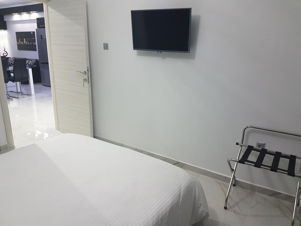 Route 77 Apartment Солун Екстериор снимка